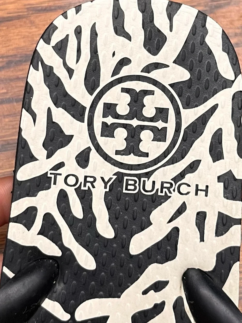 Tory Burch Coral-Print double T Logo Flip Flops